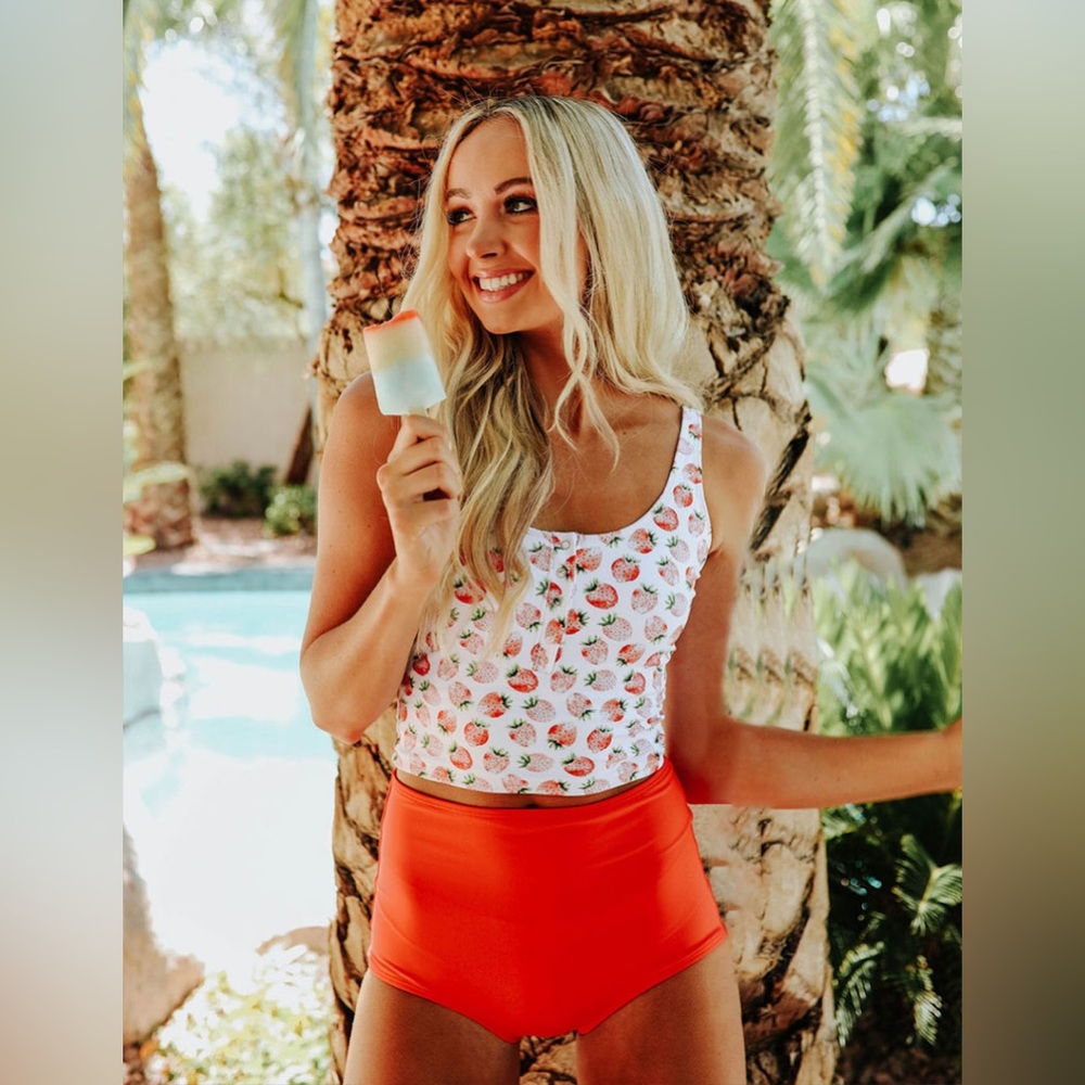 NWT Summer Strawberry Button Front Tankini Top with Poppy Bottom Size XL